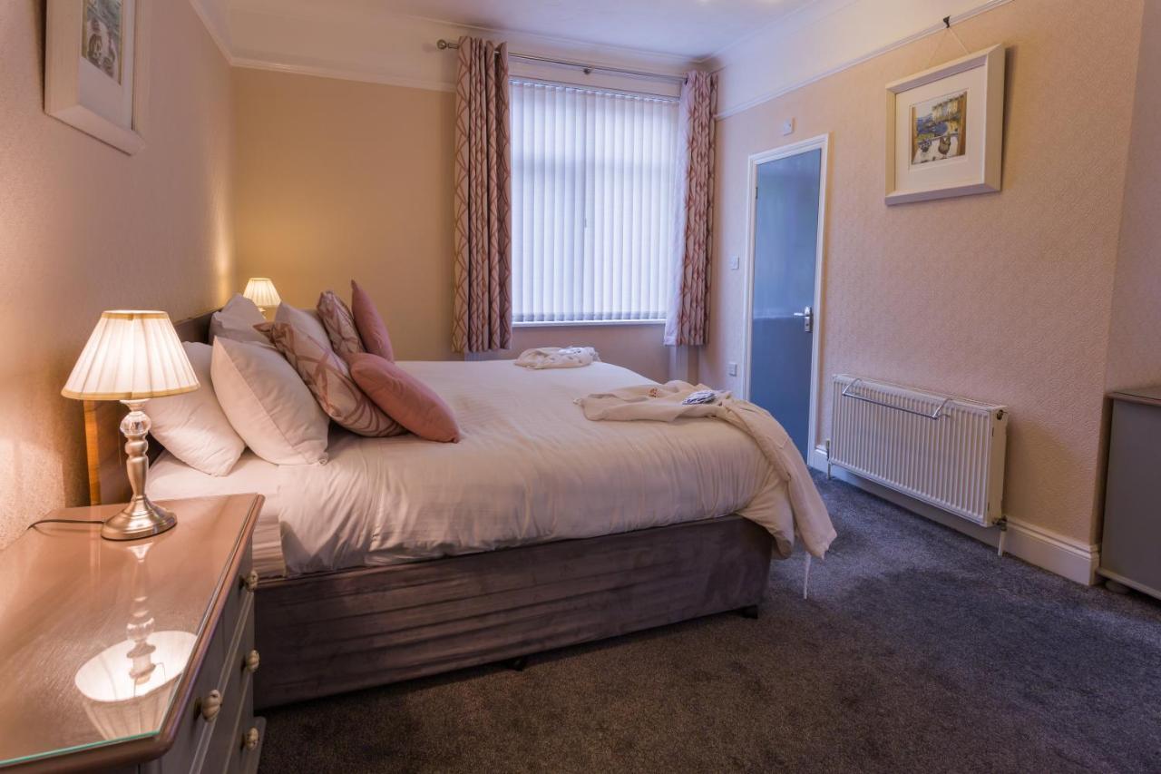 Relax At Rosscourt Guest House-Free On Site Parking (Adults Only) Bournemouth Exterior photo