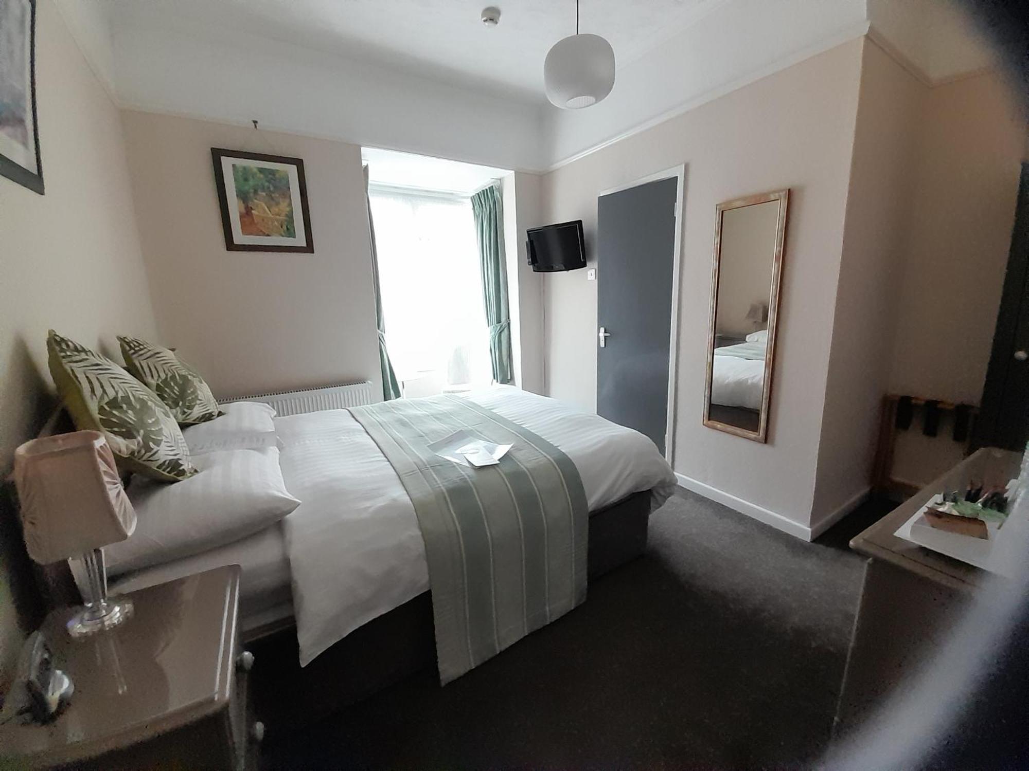 Relax At Rosscourt Guest House-Free On Site Parking (Adults Only) Bournemouth Exterior photo